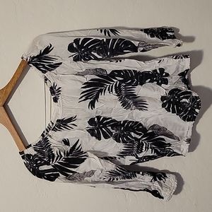 Black + White Top Palm Tree Leaves